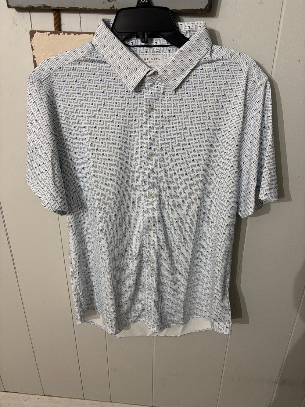 NWOT NFINITY White Short-Sleeve Button-Down with Blue Geometric Pattern